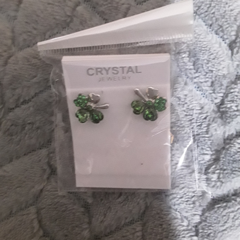 Lucky Crystal 4 Leaf Clover Jewelry Set - Picture 4 of 5
